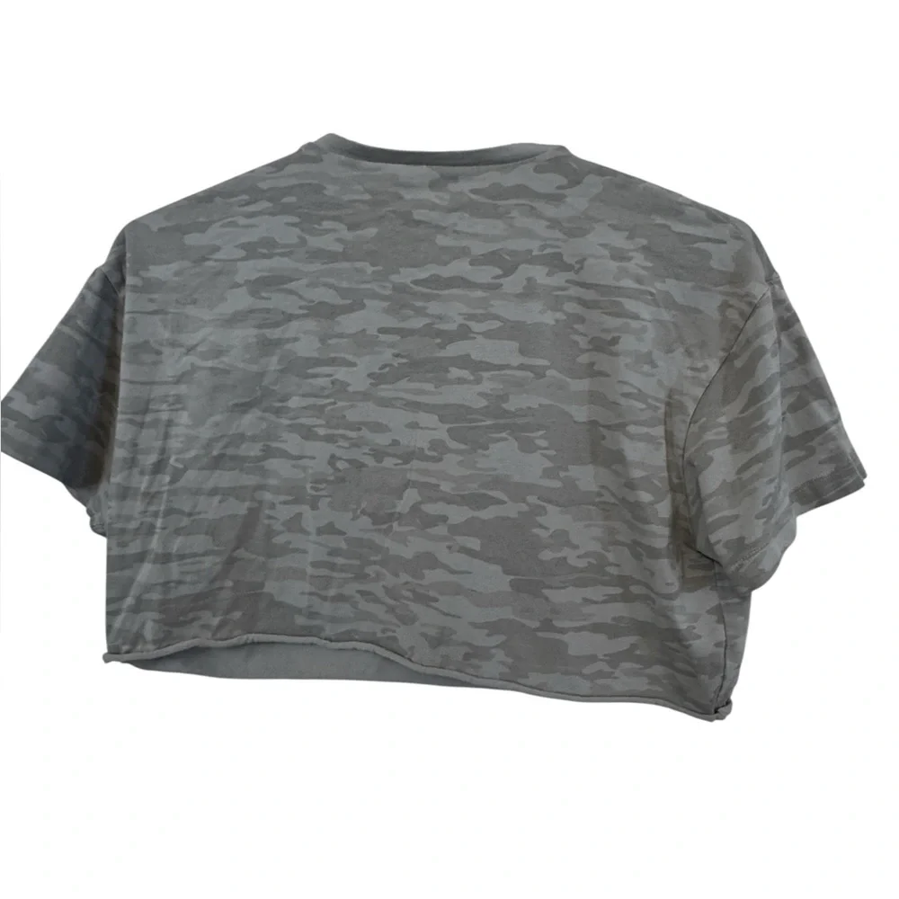 Alphalete High End Gray Camo Women’s S Soft Workout Crop Top MINTY - Picture 2 of 4
